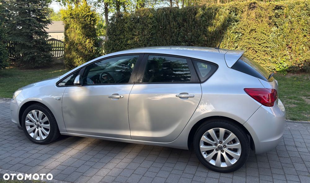 Opel Astra 1.6 Innovation - 12