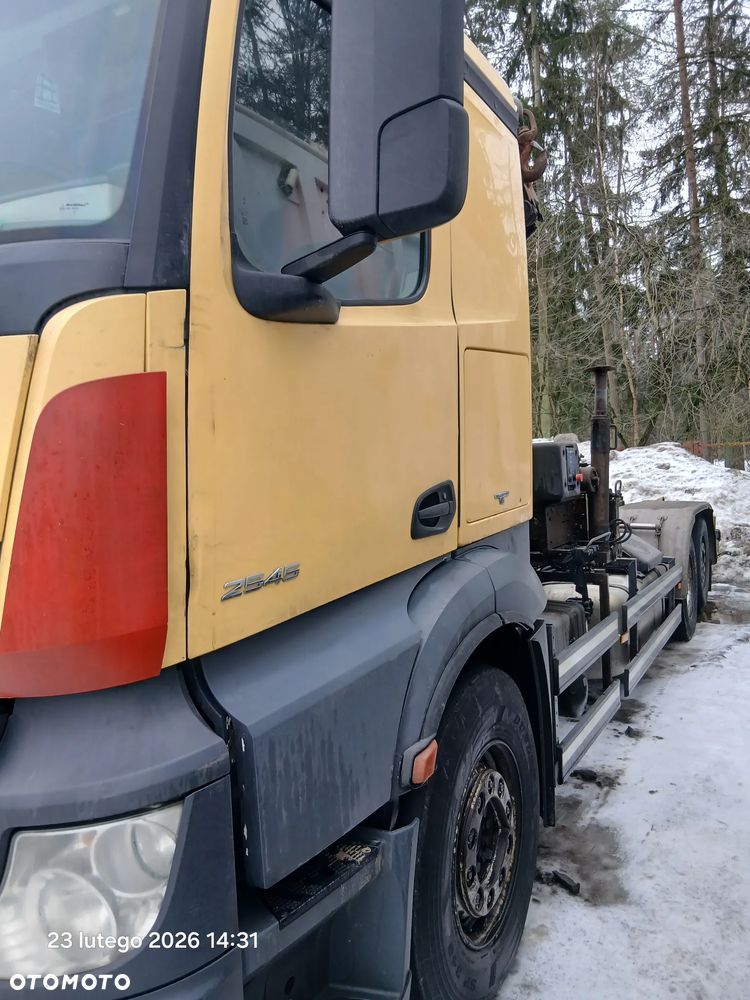 Mercedes-Benz Actros - 9