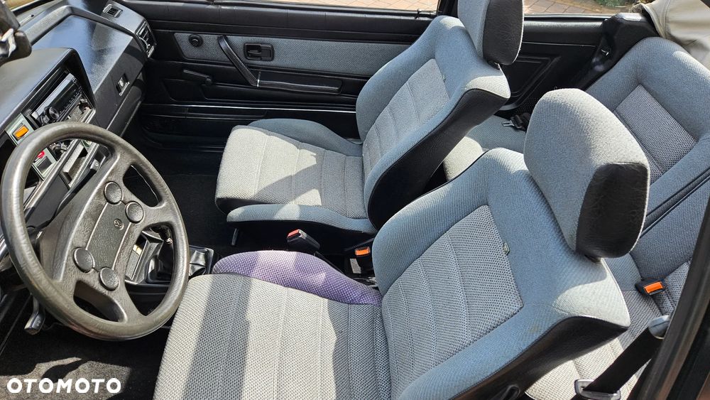 Volkswagen Golf 1.6 / 1.6 C - 22