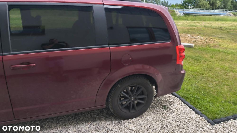 Dodge Grand Caravan 3.6 R/T - 5