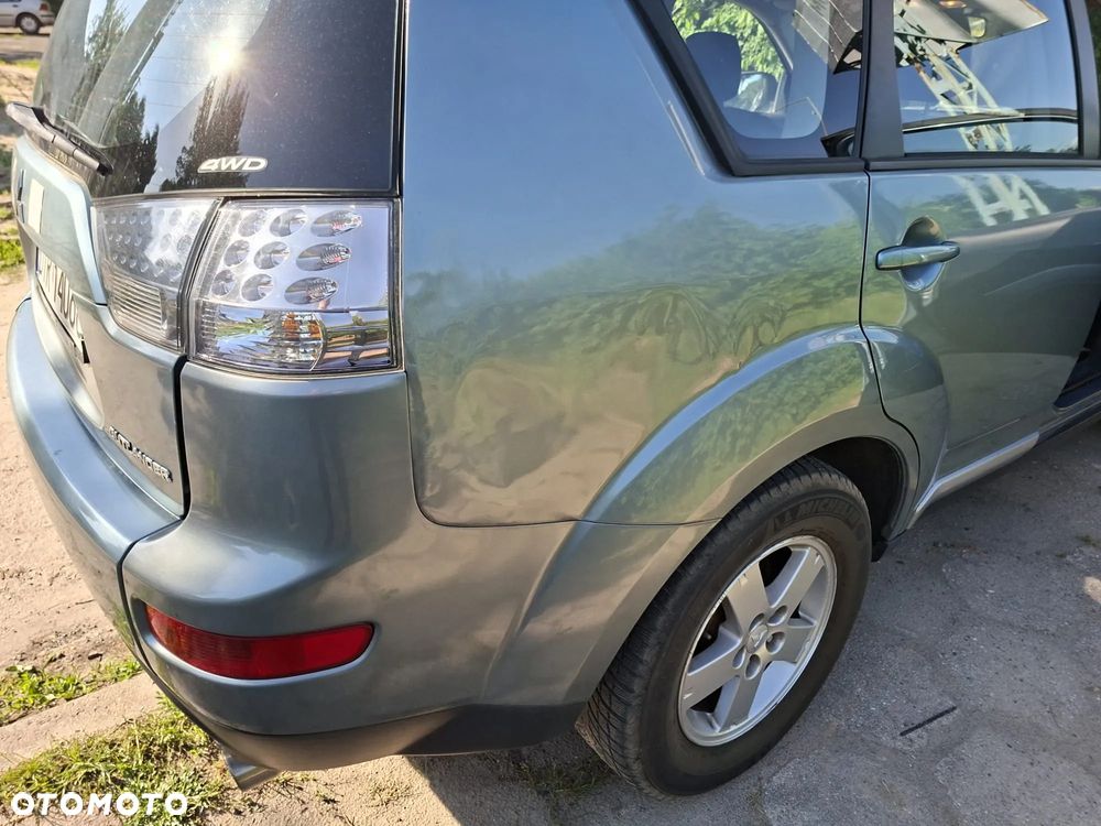 Mitsubishi Outlander 2.0 DI-D 4WD Instyle - 14
