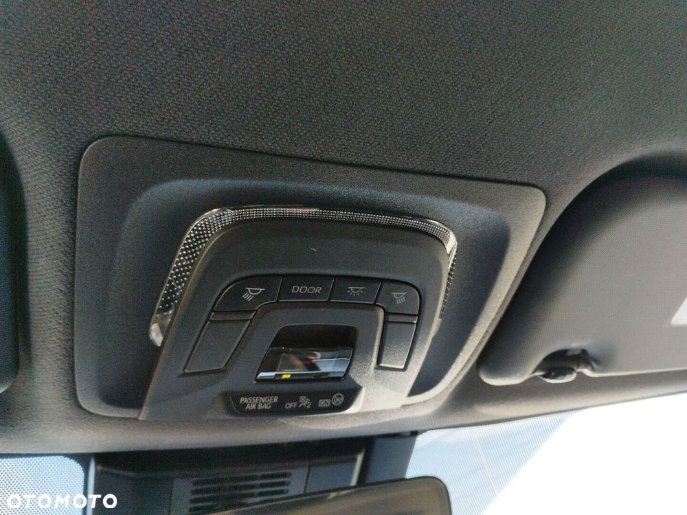 Toyota Corolla - 22