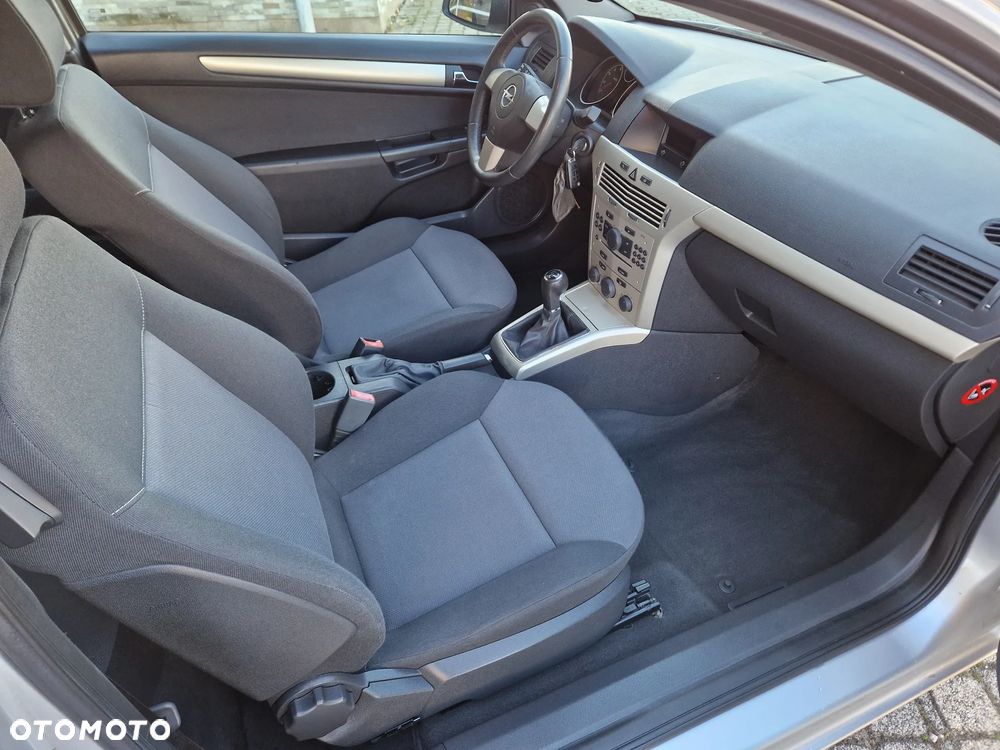 Opel Astra GTC 1.6 Catch me - 18