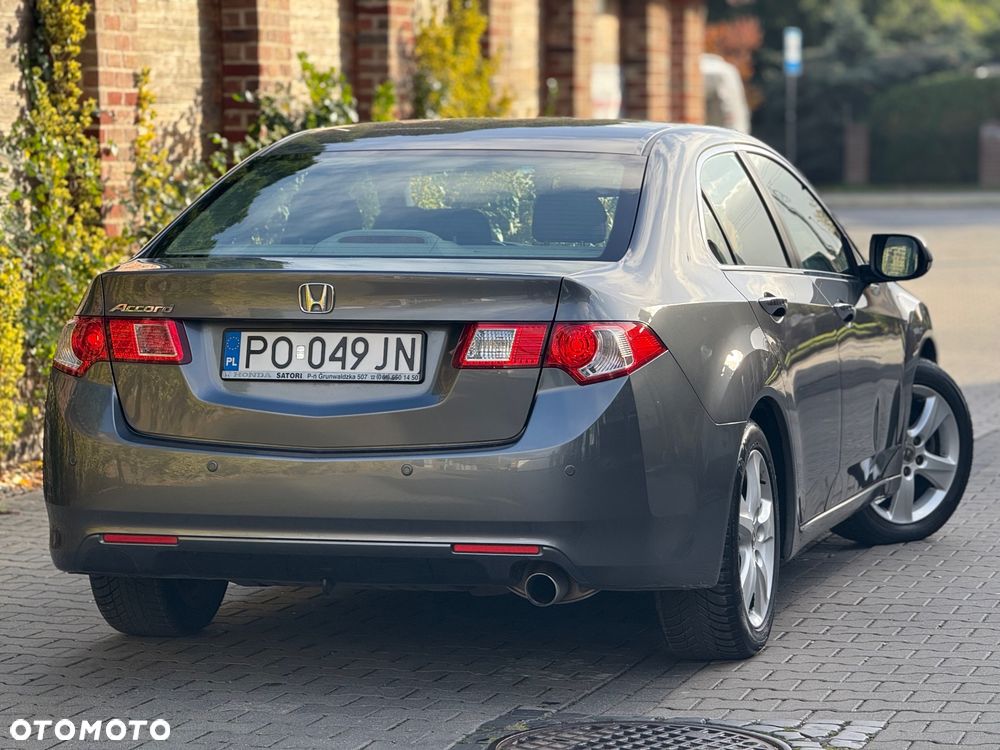 Honda Accord 2.0 Executive - 11