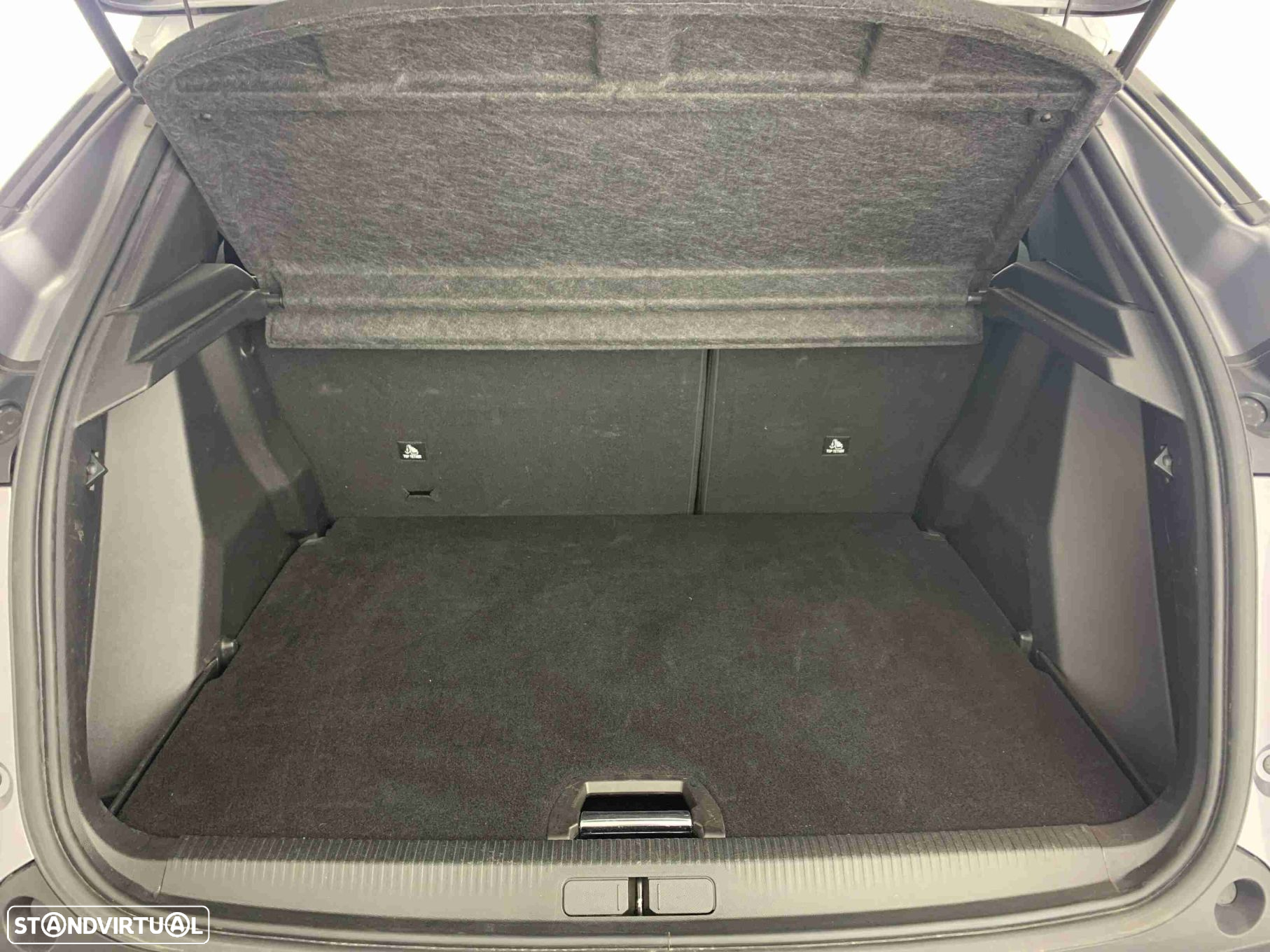 Peugeot 2008 1.2 PureTech Allure EAT8 - 14