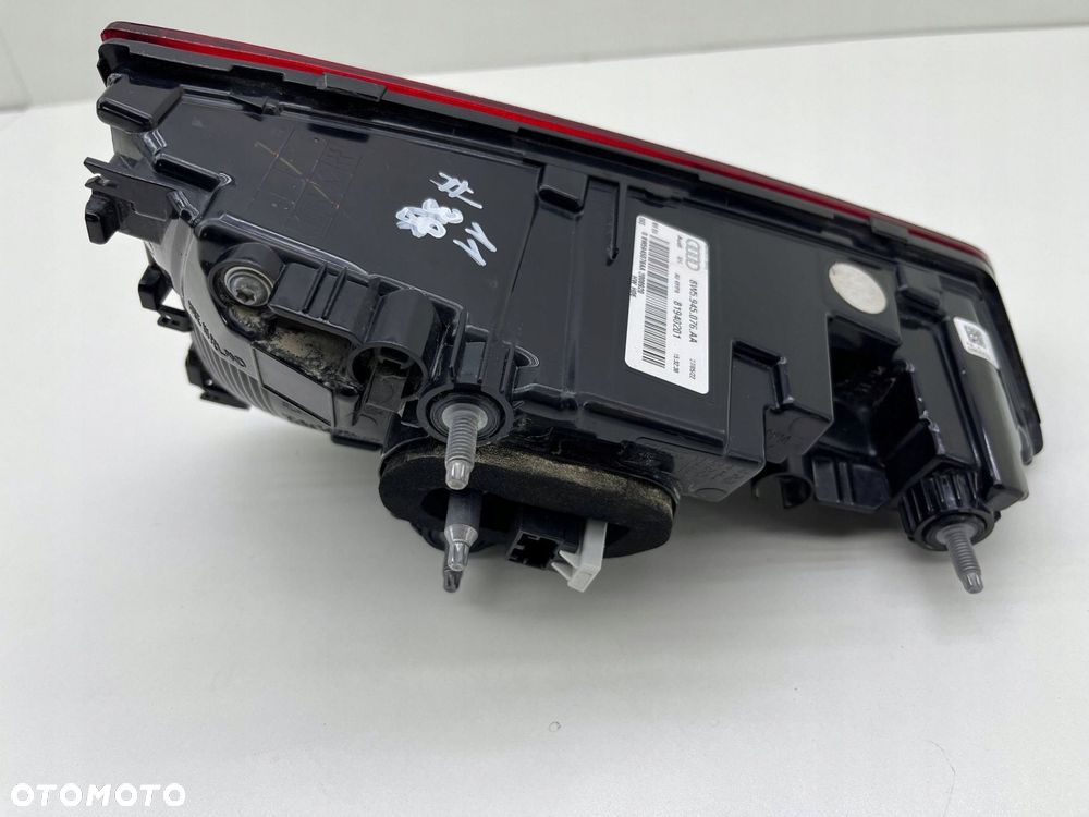 AUDI A4 B9 LAMPA PRAWA TYŁ W KLAPĘ LED 8W5945076AA - 7
