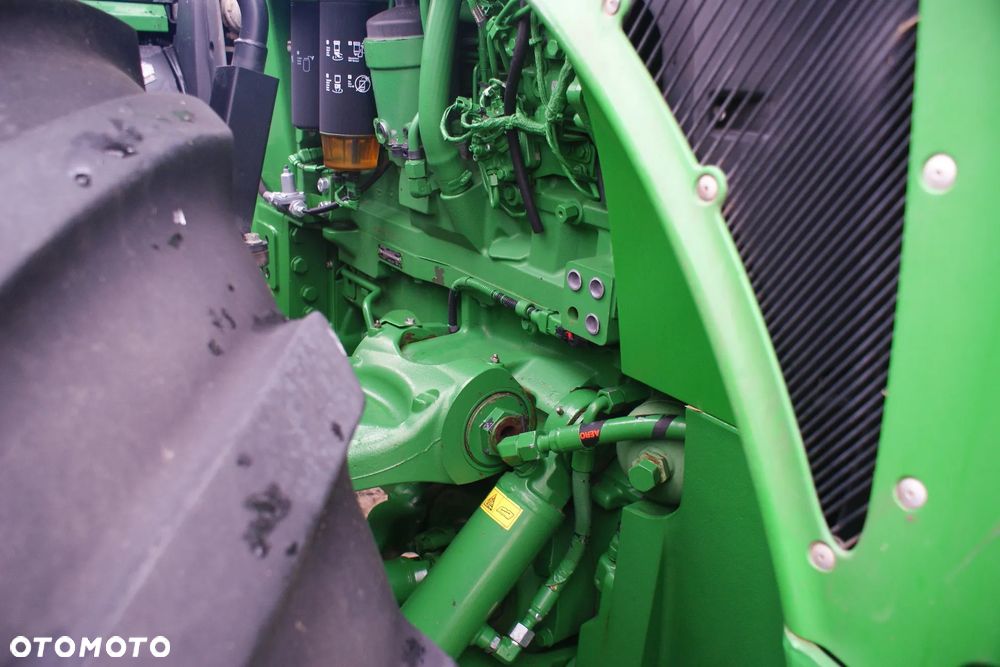 John Deere 8320R - 17