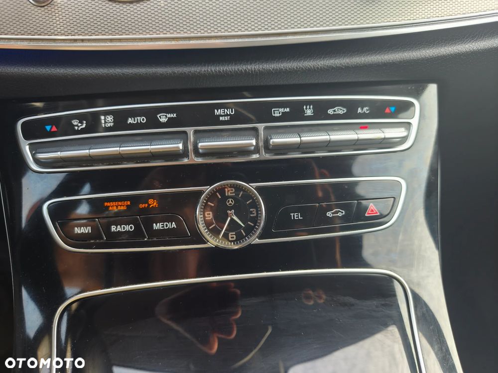 Mercedes-Benz Klasa E 300 de 9G-TRONIC Exclusive - 19