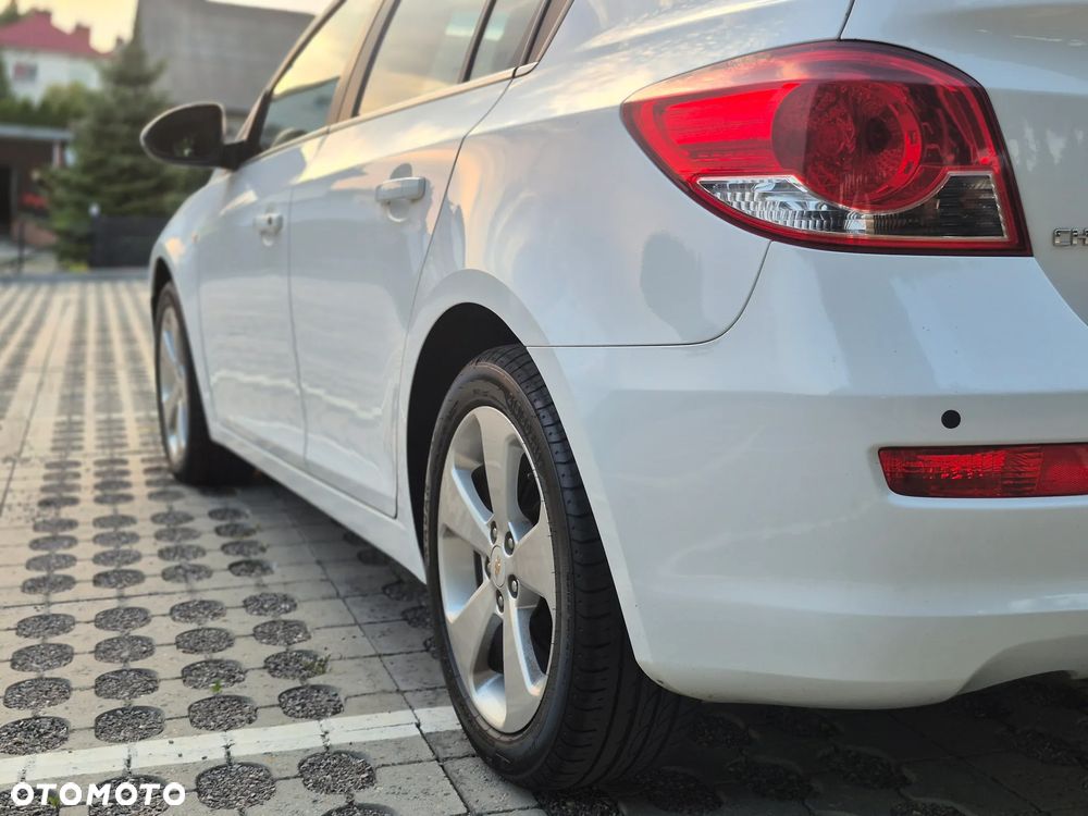 Chevrolet Cruze 1.8 LS+ - 11