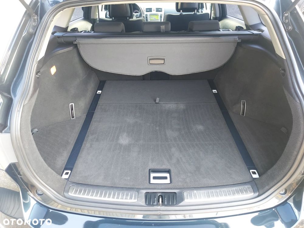 Toyota Avensis - 25