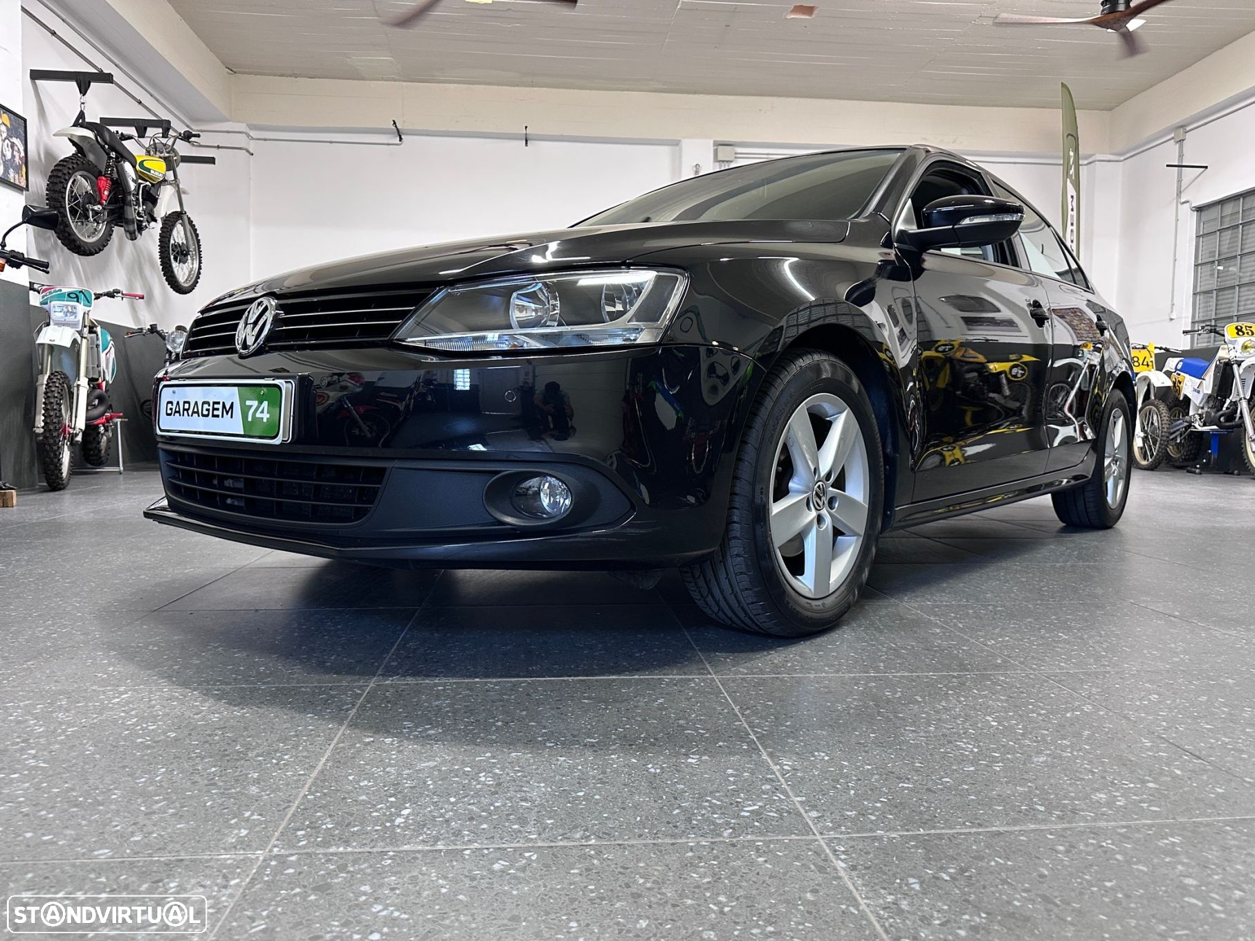 VW Jetta 1.6 TDi Confortline - 8