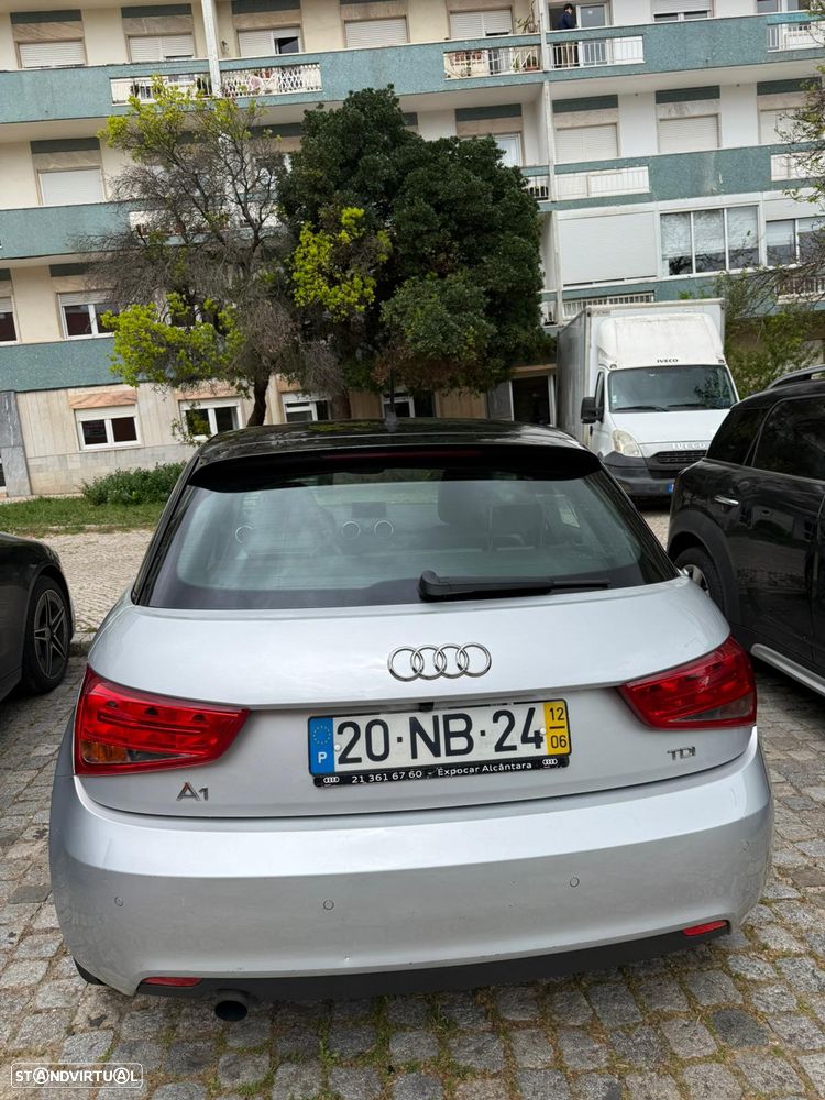 Audi A1 Sportback 1.6 TDi S-line S tronic - 7