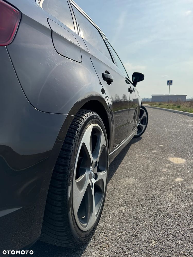 Audi A3 Sportback 2.0 TDI (clean diesel) quattro S line Sportpaket - 9
