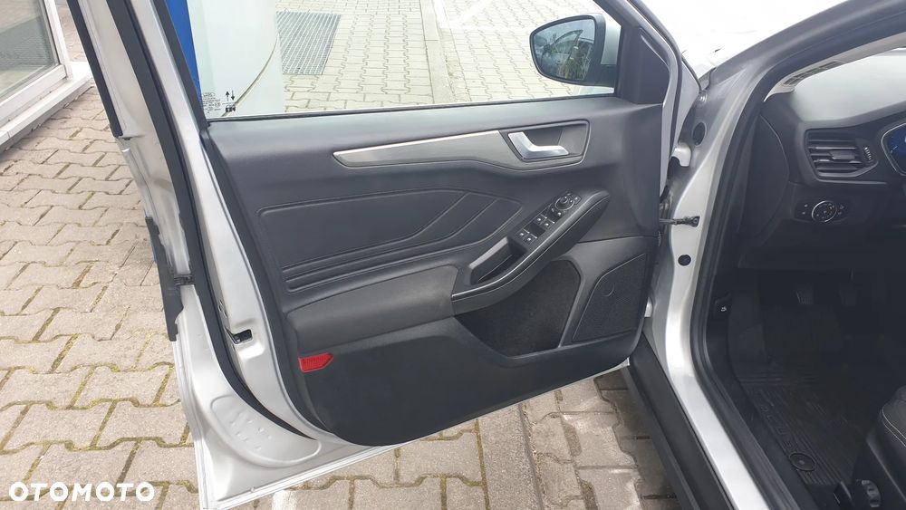 Ford Focus 1.0 EcoBoost Titanium - 17