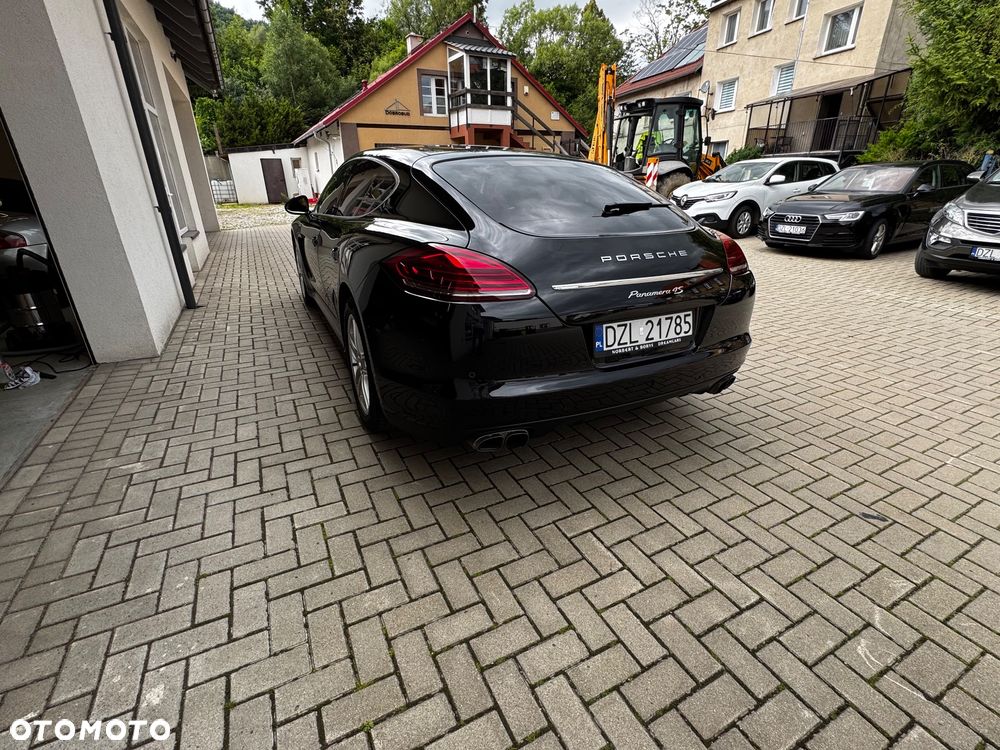 Porsche Panamera 4S - 16