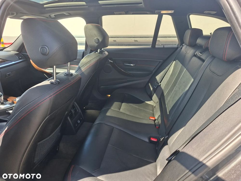 BMW Seria 3 328i Sport Line - 24