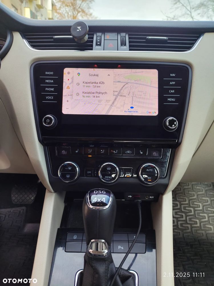 Skoda Octavia 2.0 TDI 4x4 L&K DSG - 9