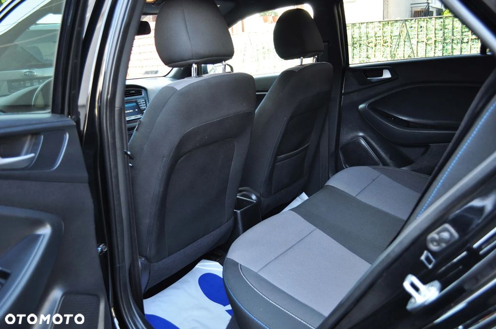 Hyundai i20 blue 1.2 Select - 16