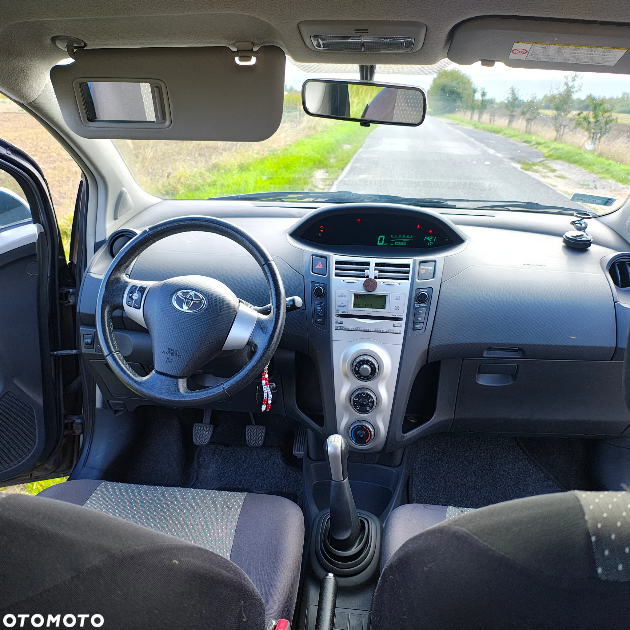 Toyota Yaris 1.3 Luna A/C - 12