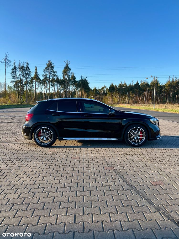 Mercedes-Benz GLA - 8