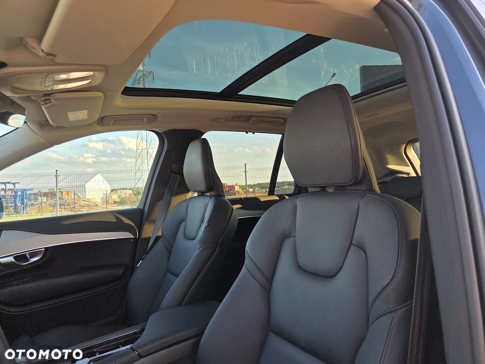 Volvo XC 90 B5 D AWD Plus Bright - 19