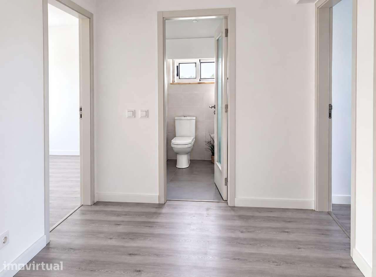 Apartamento T2 totalmente remodelado na Póvoa de Santo Adrião