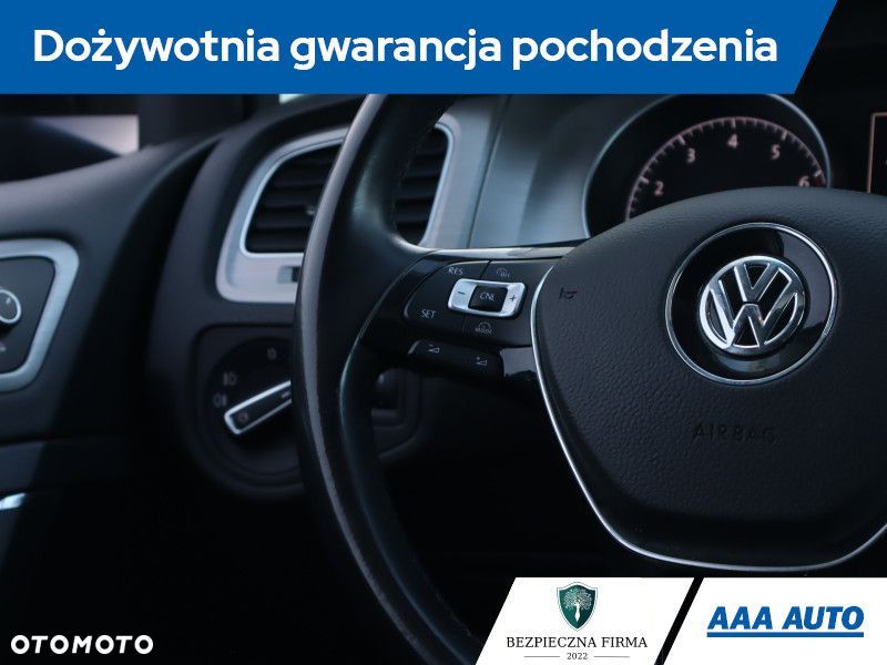 Volkswagen Golf - 20