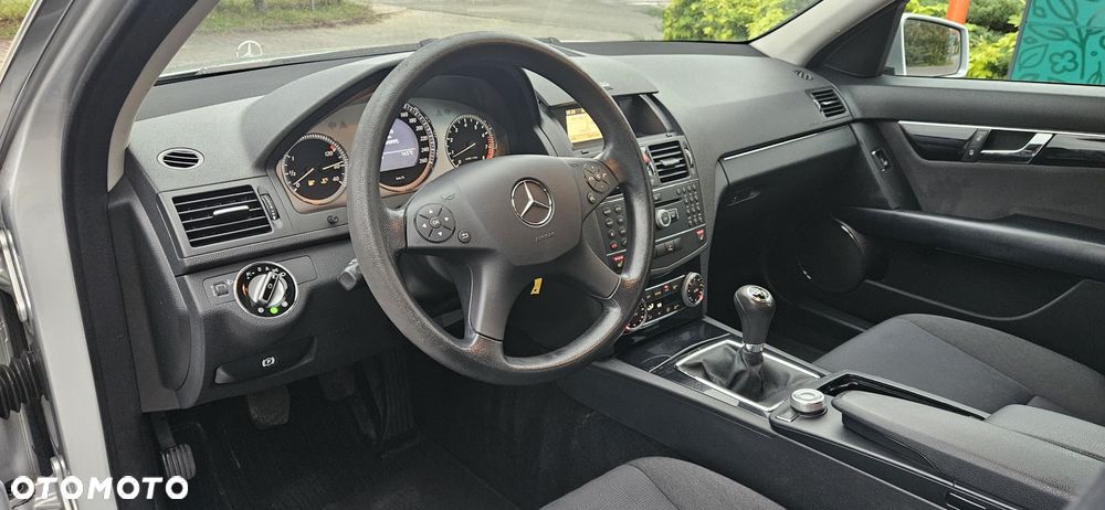 Mercedes-Benz Klasa C 180 Kompressor Classic - 20