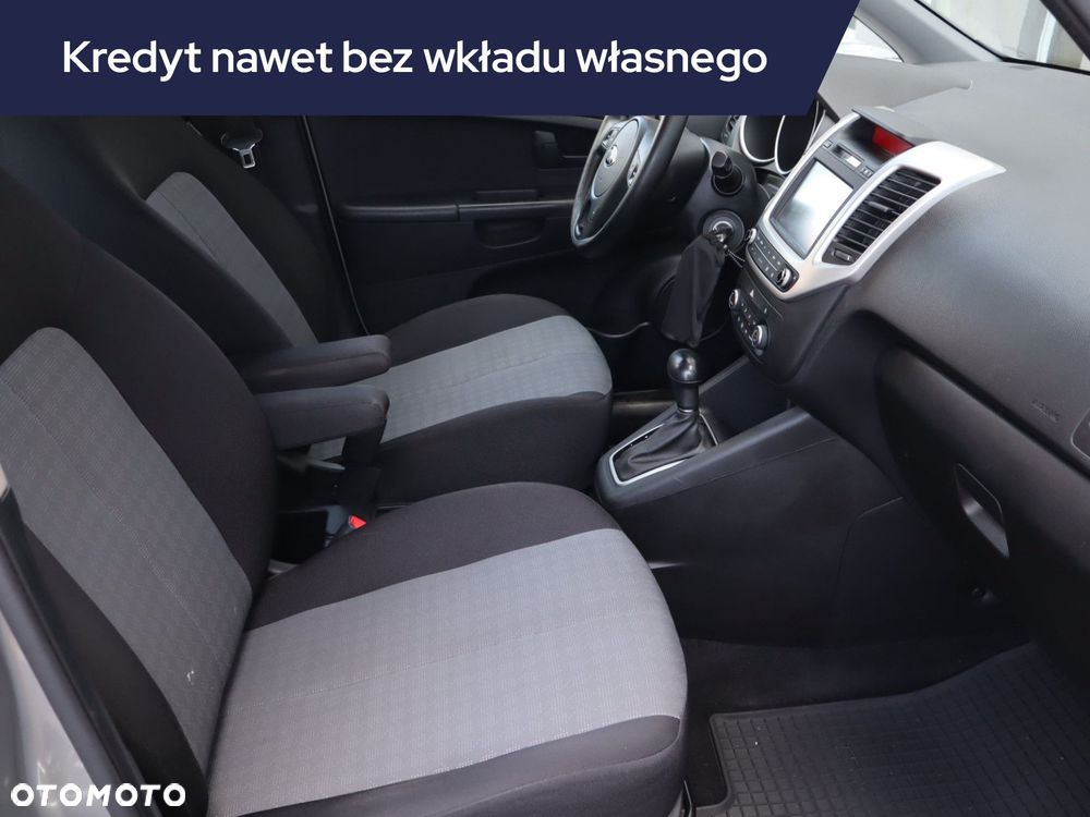Kia Venga - 11