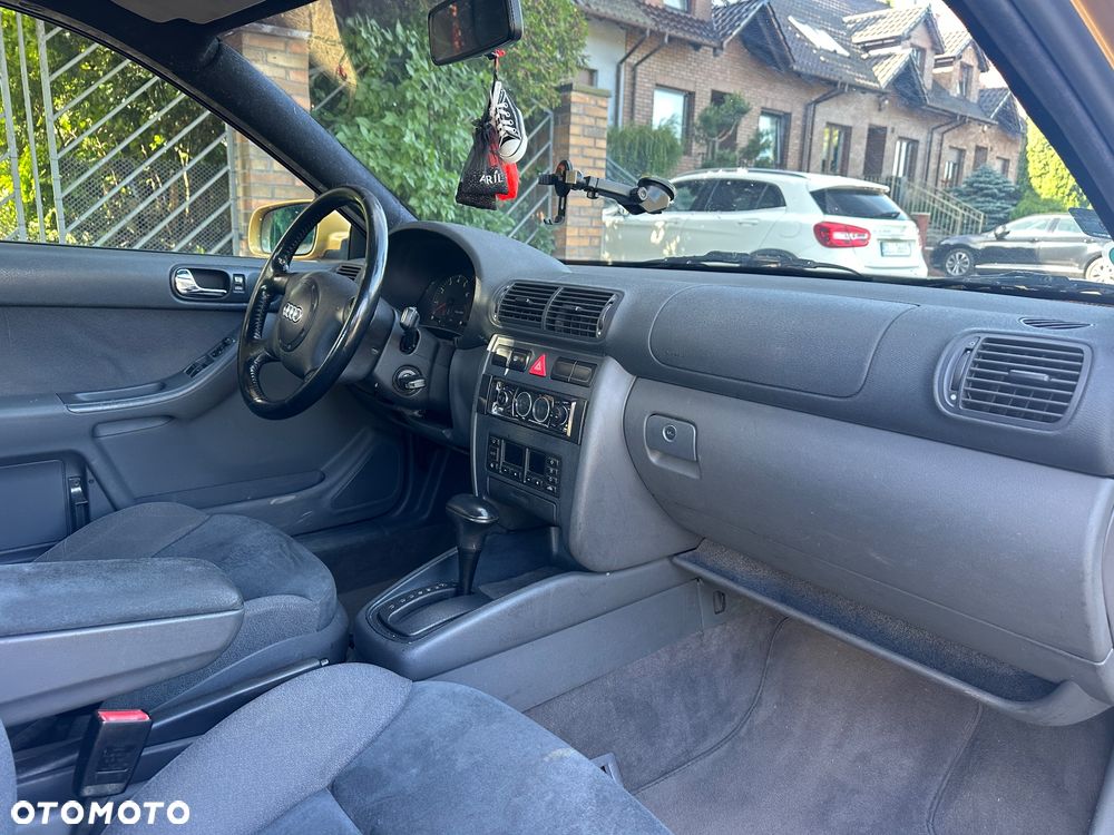Audi A3 3-drzwiowe 1.6 Attraction - 13