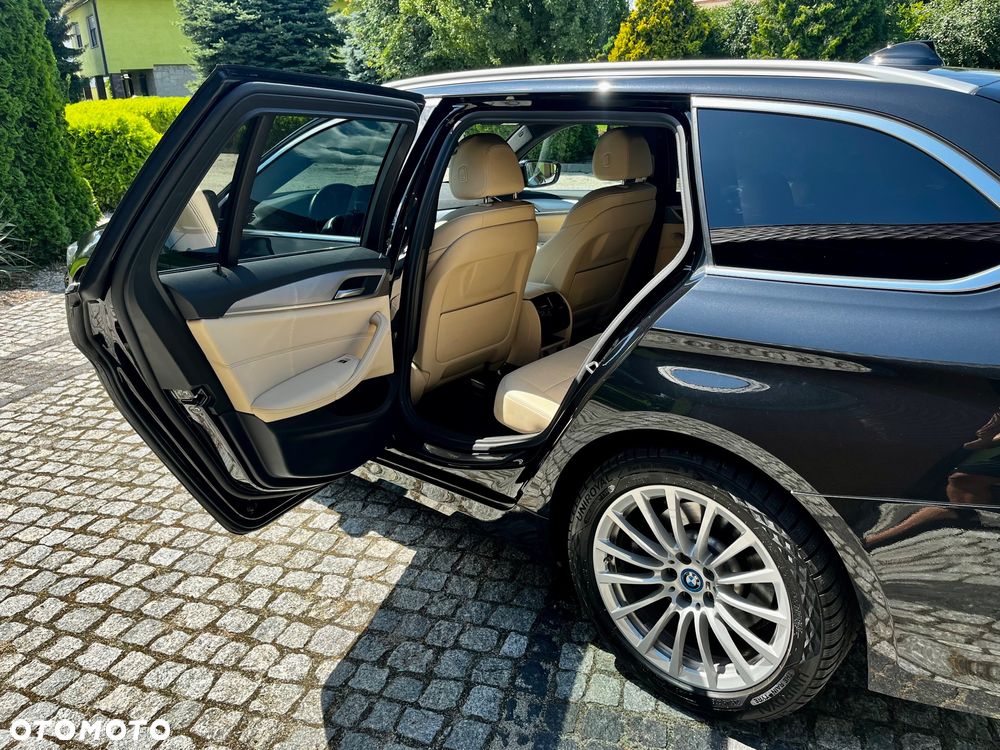 BMW Seria 5 530e - 18