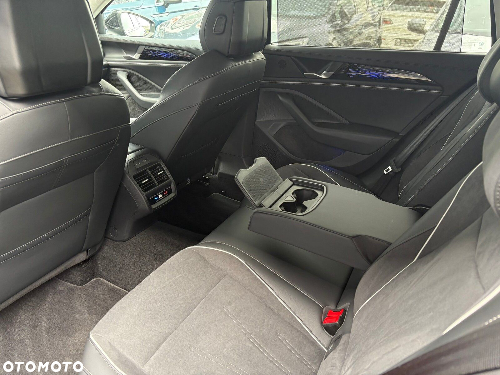 Volkswagen Passat - 15