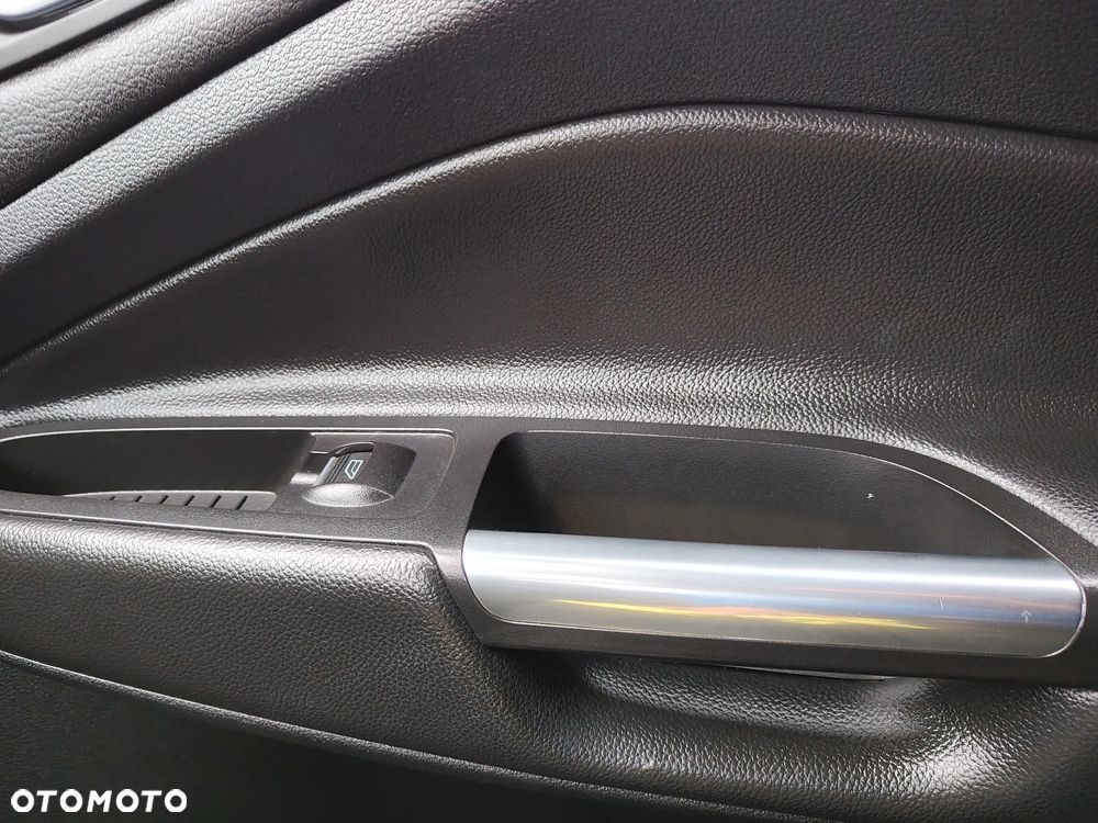 Ford Kuga 2.0 TDCi FWD ST-Line - 31