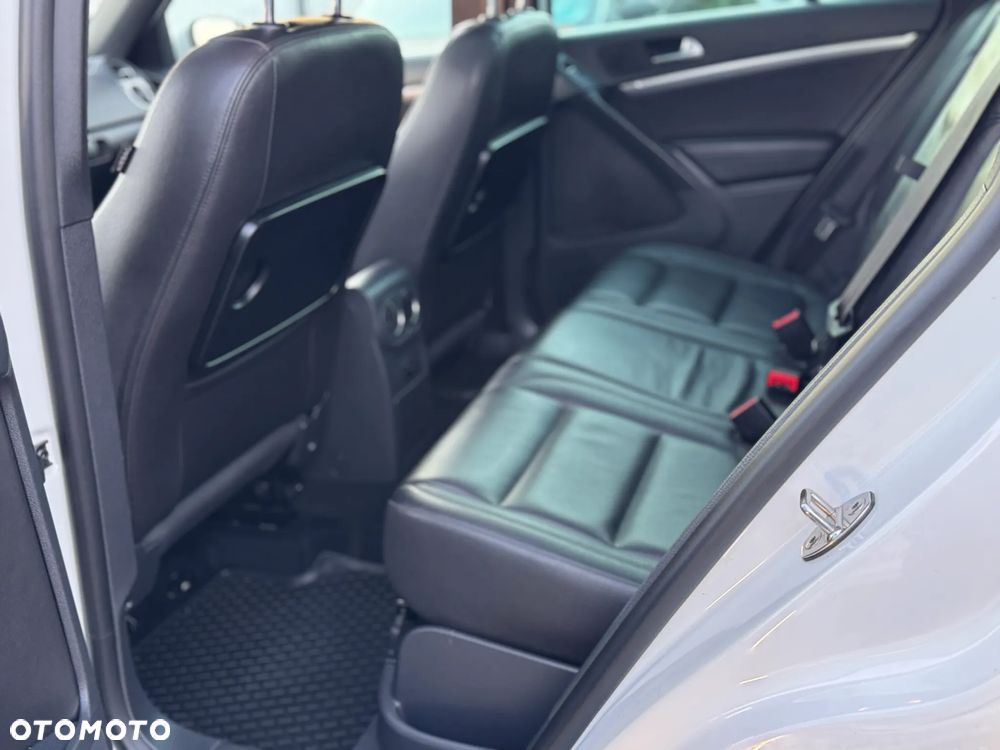 Volkswagen Tiguan 2.0 TDI 4Mot Perfectline R-Style - 27