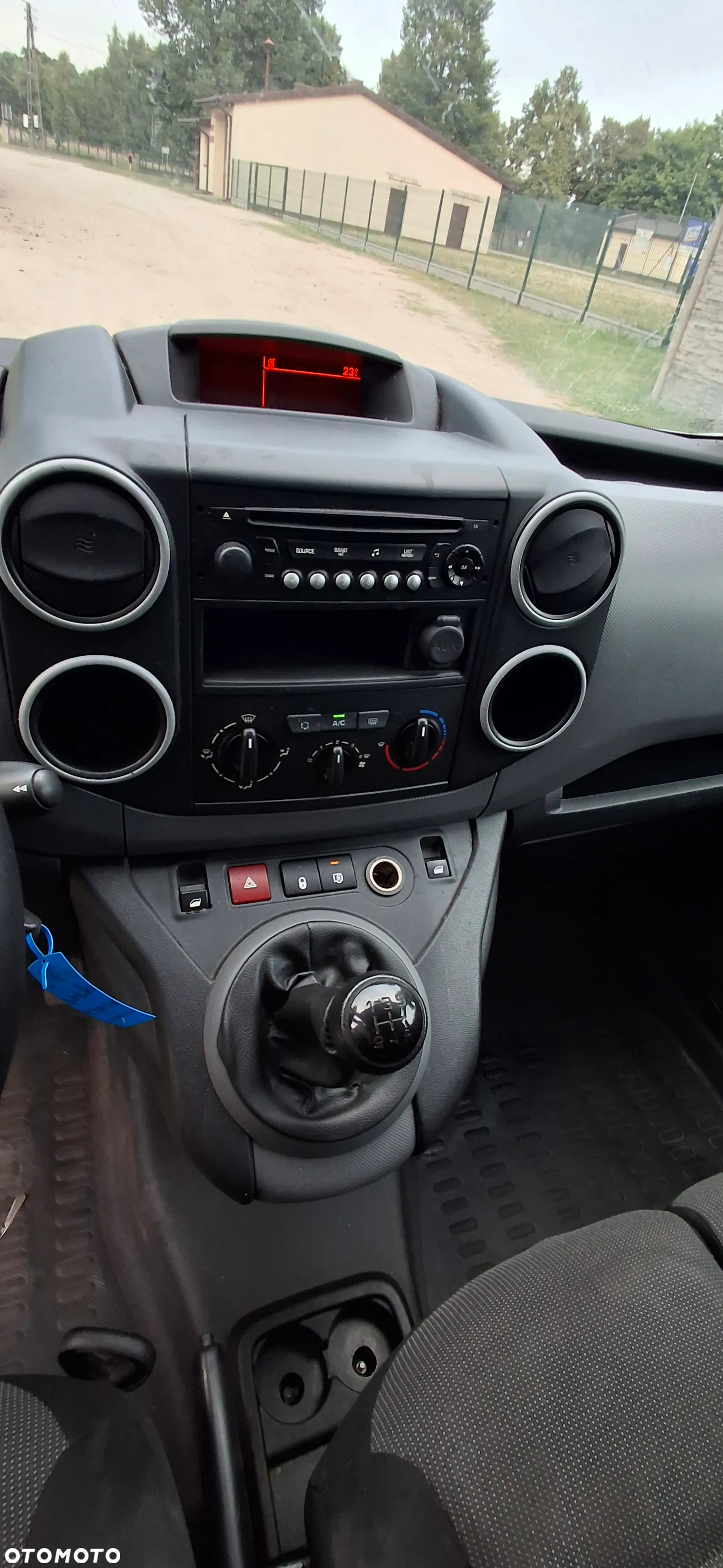 Peugeot Partner - 13