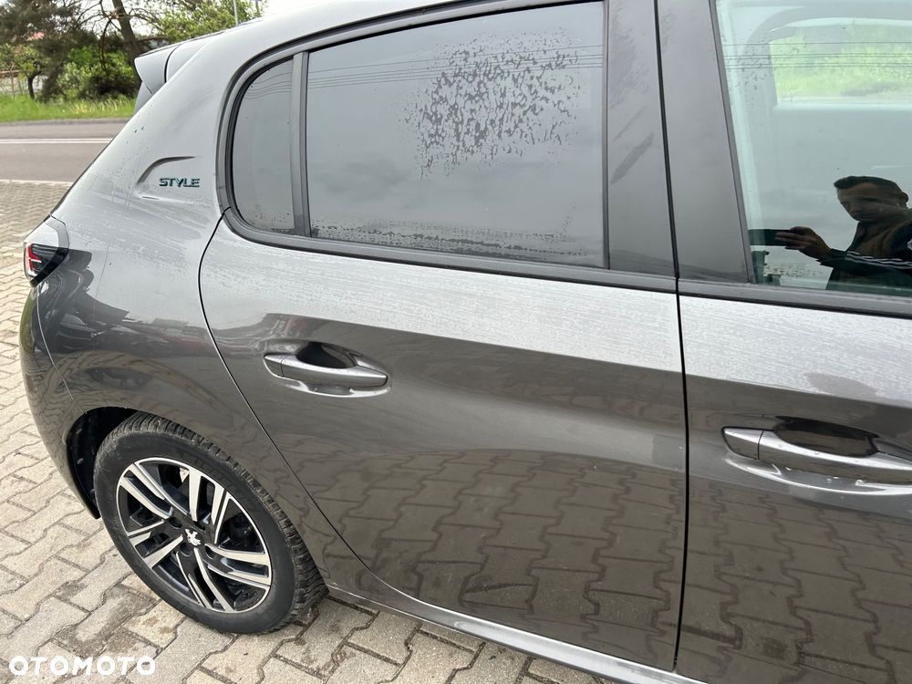 Peugeot 208 - 20