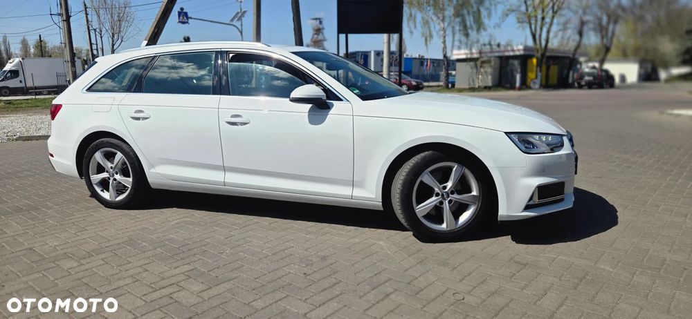Audi A4 Avant 40 TFSI S tronic - 19