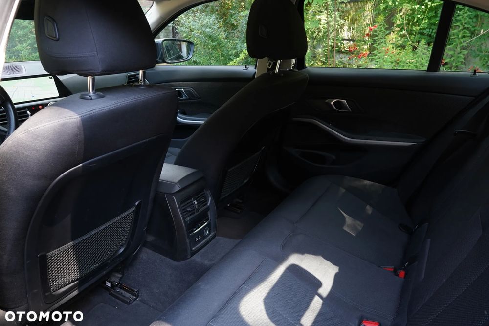 BMW Seria 3 - 16