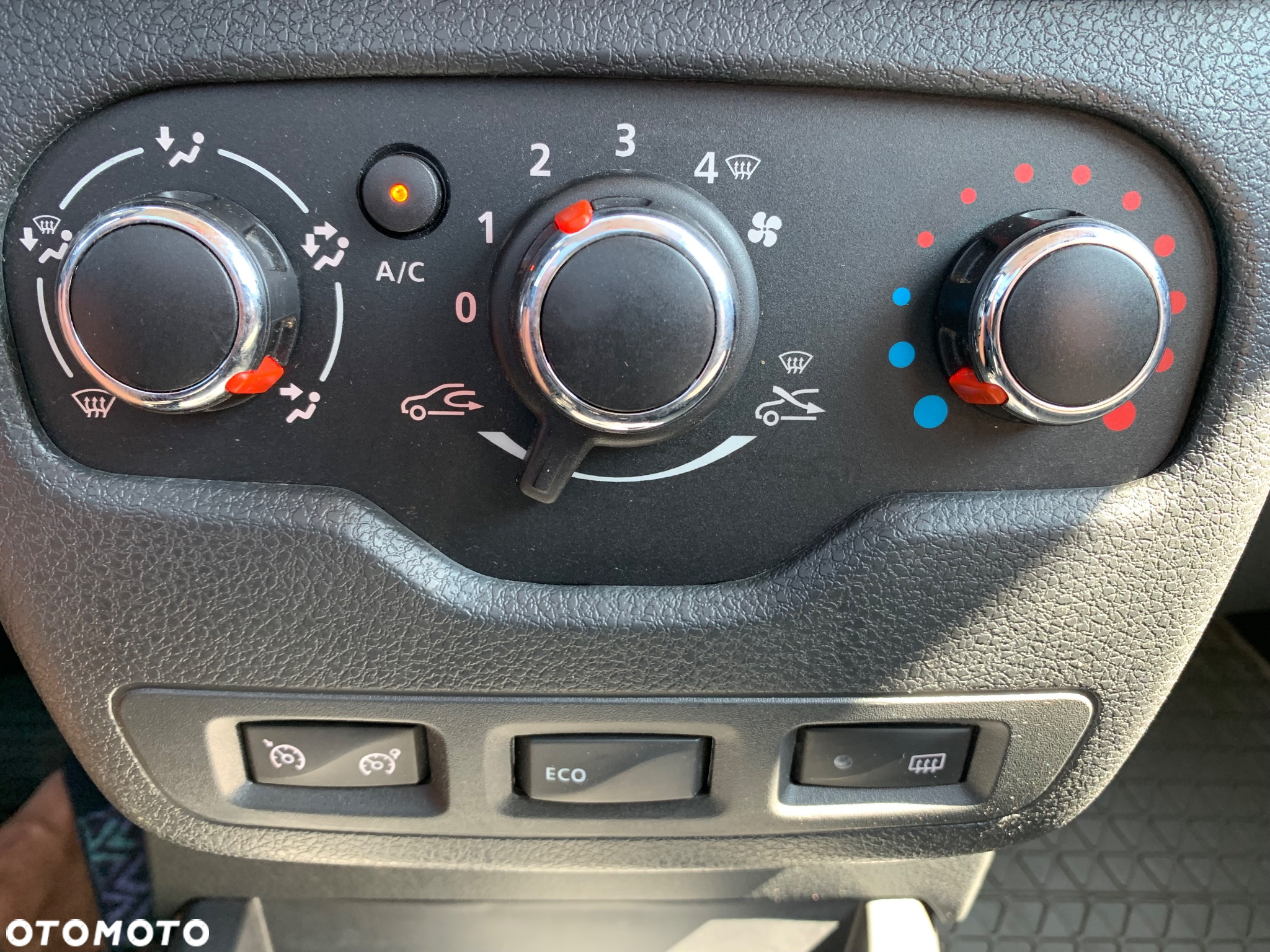Dacia Lodgy 1.2 TCe Stepway - 32