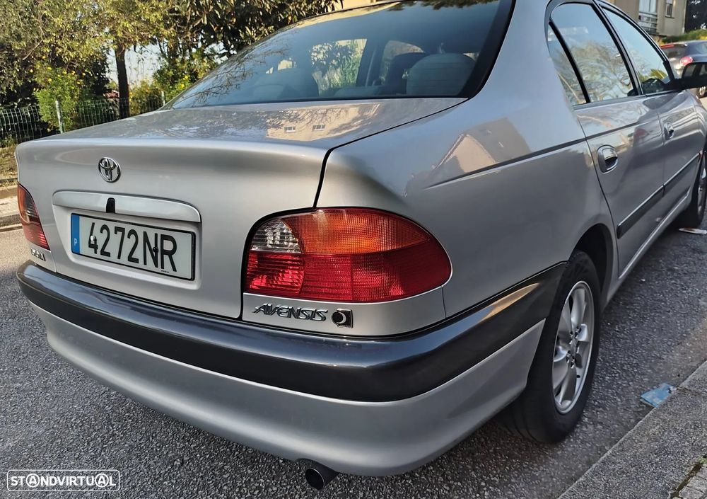 Toyota Avensis Sedan 1.6 Terra JE - 4