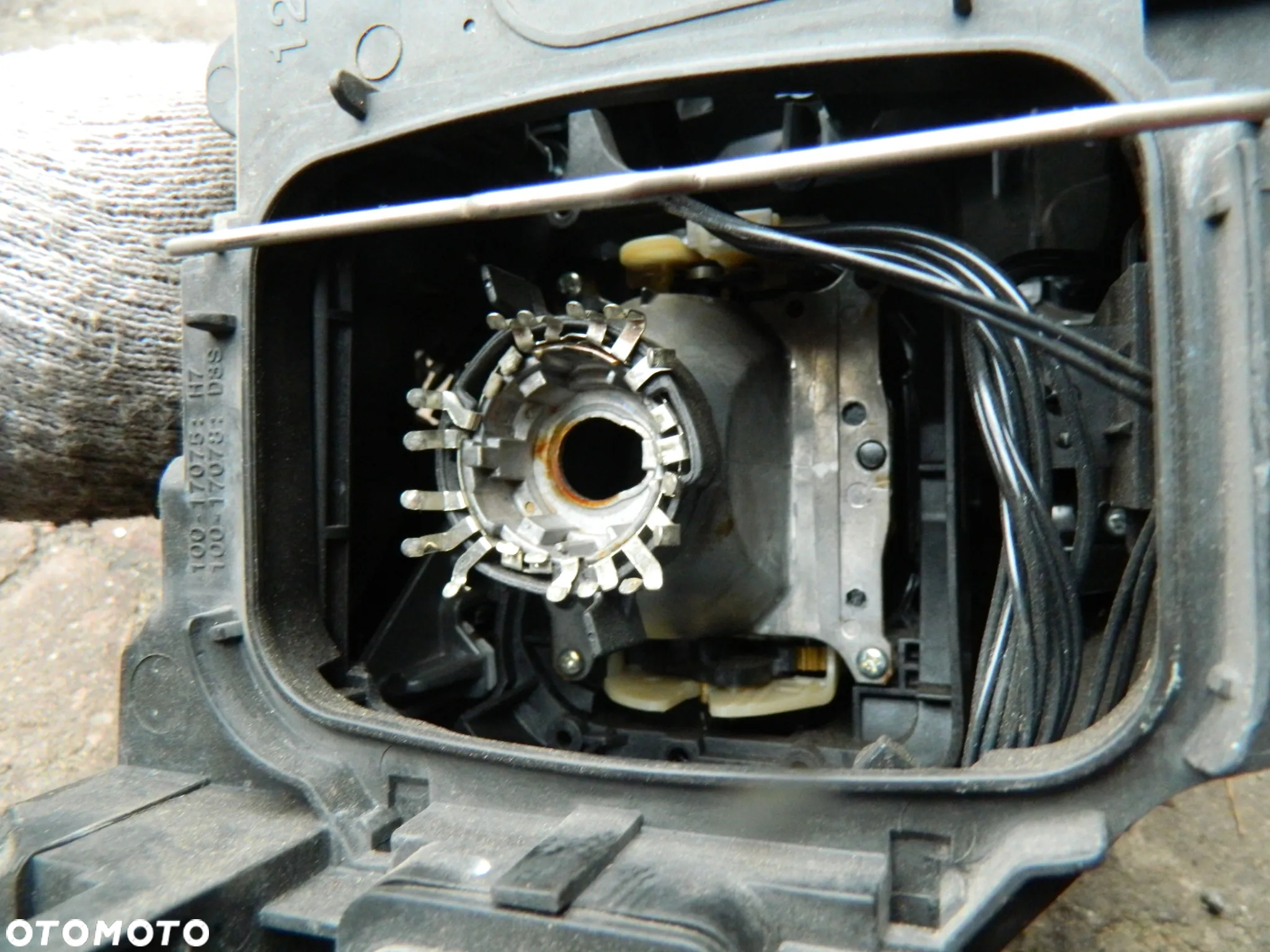 Audi Q5 8R  Lampa Bixenon Xenon LED - Uszkodzona - na części  EU - 3
