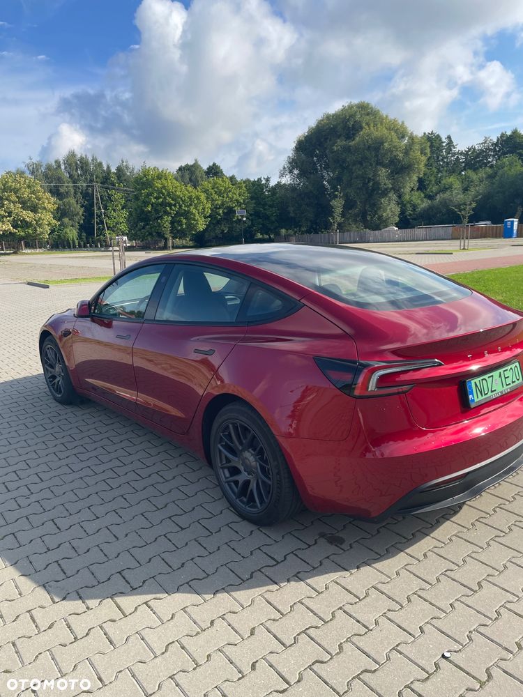 Tesla Model 3 - 10