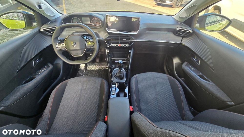 Peugeot 208 - 12