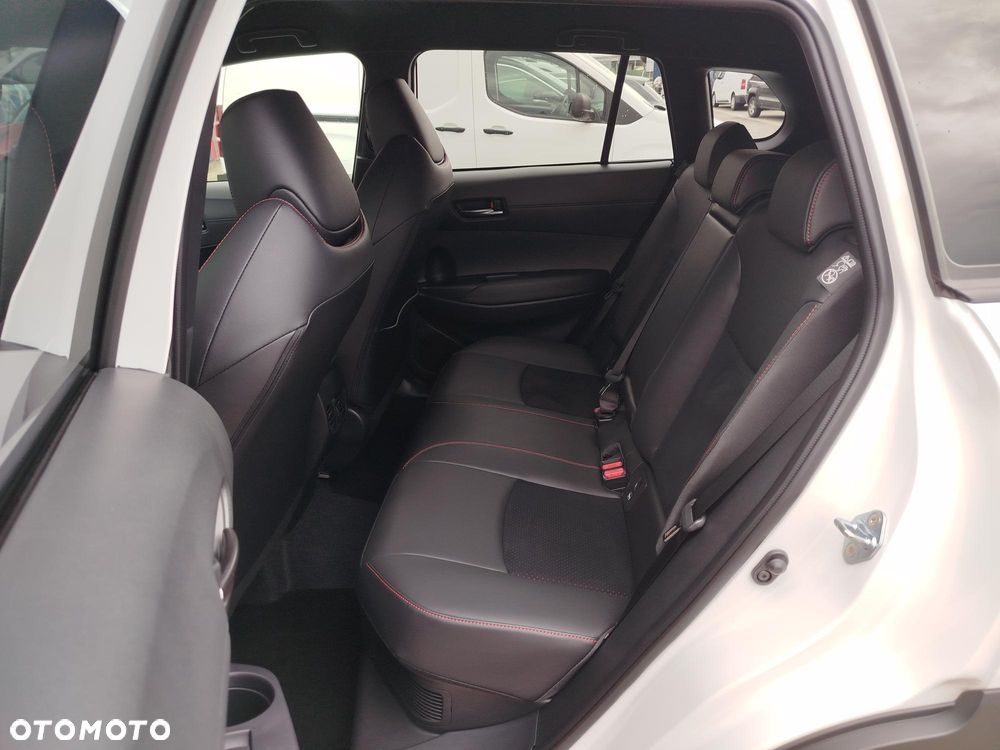 Toyota Corolla Cross 2.0 Hybrid GR Sport - 17