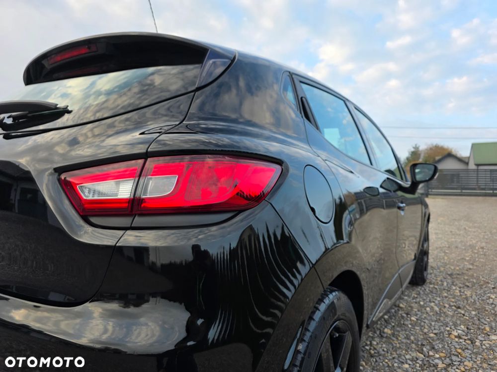 Renault Clio 1.2 16V 75 Authentique - 26