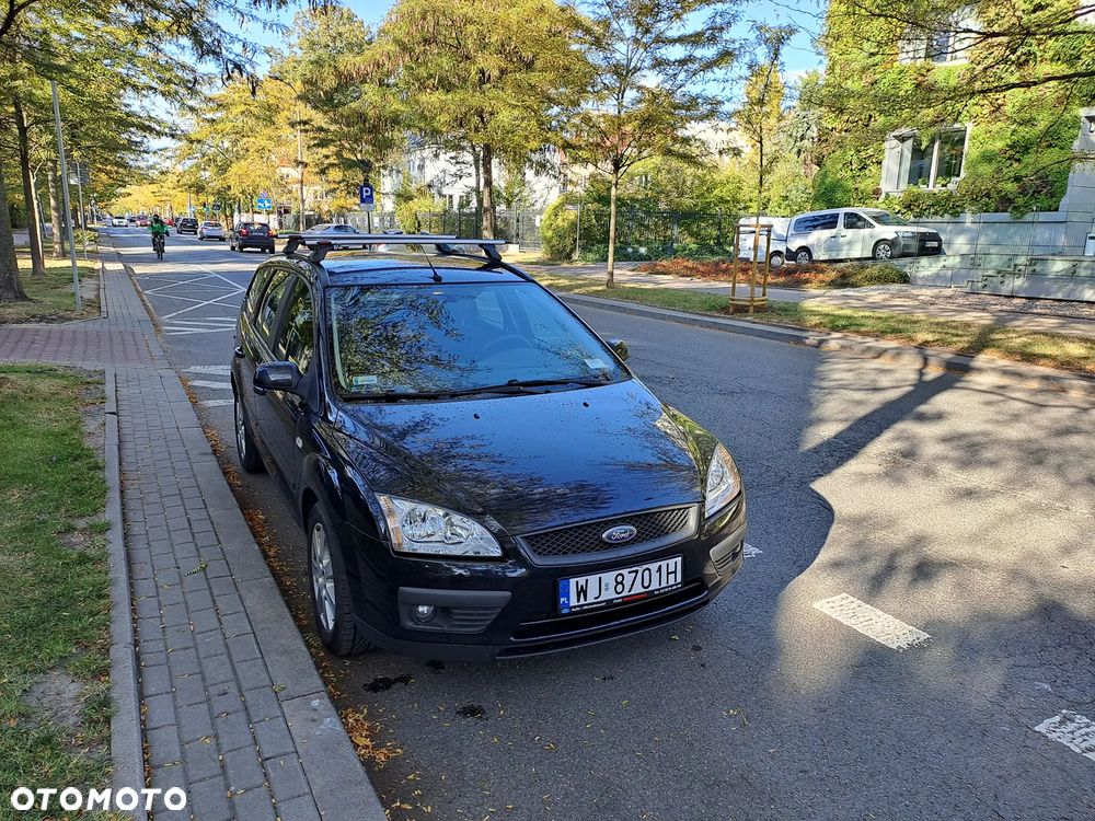 Ford Focus 2.0 Ghia - 8