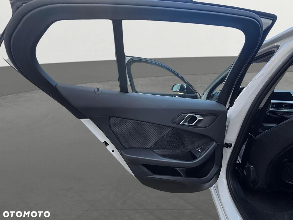 BMW Seria 1 118i Advantage - 28