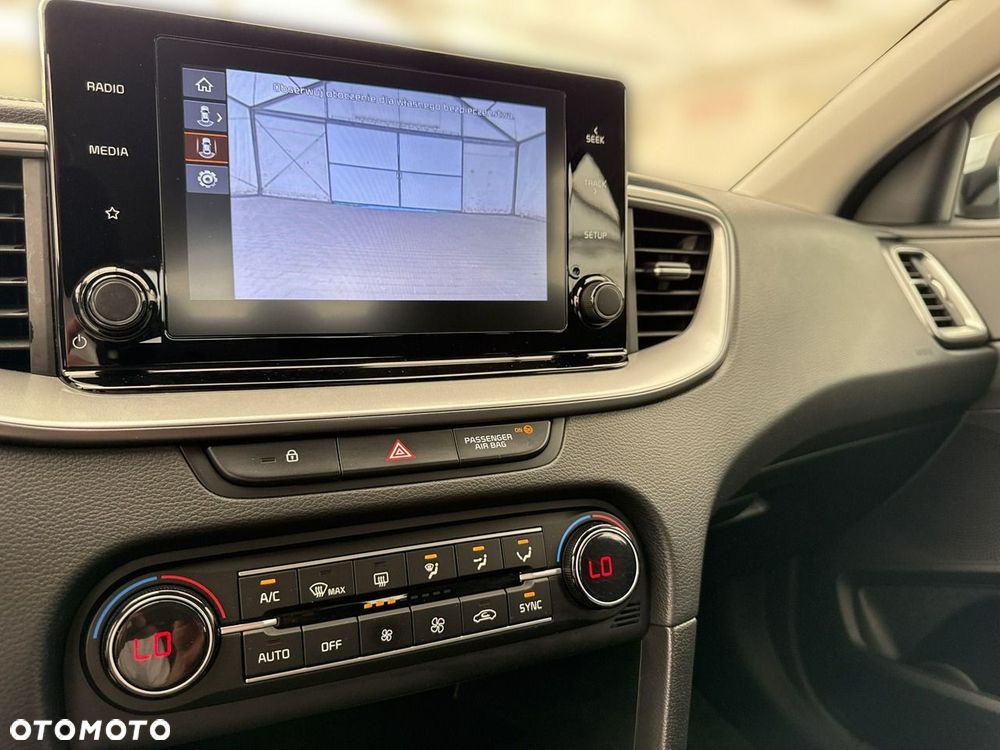 Kia Ceed - 28