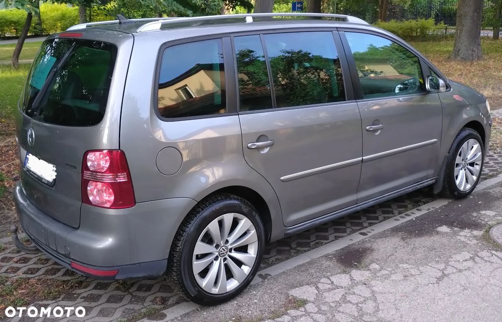 Volkswagen Touran - 5