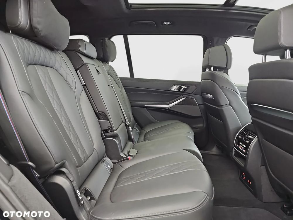BMW X7 - 28